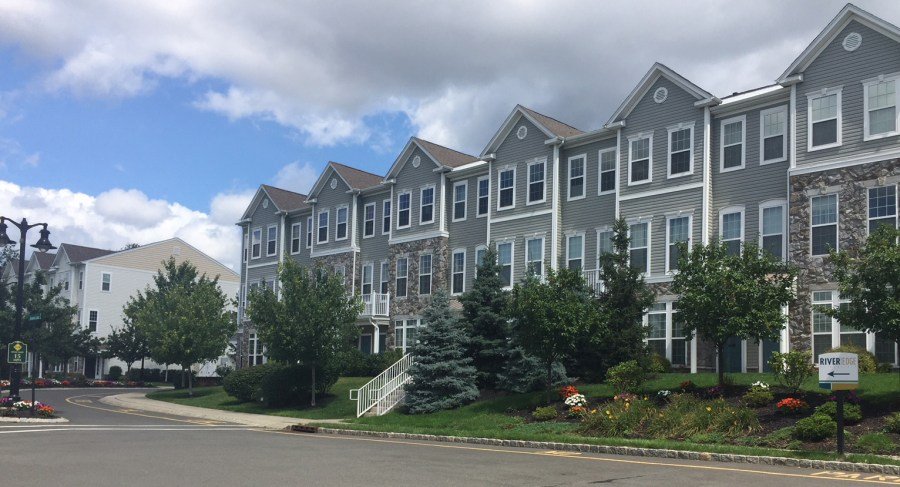 Garfield Heights, NJ - Signature Place Condos Garfield New Jersey - NJ Condos.net